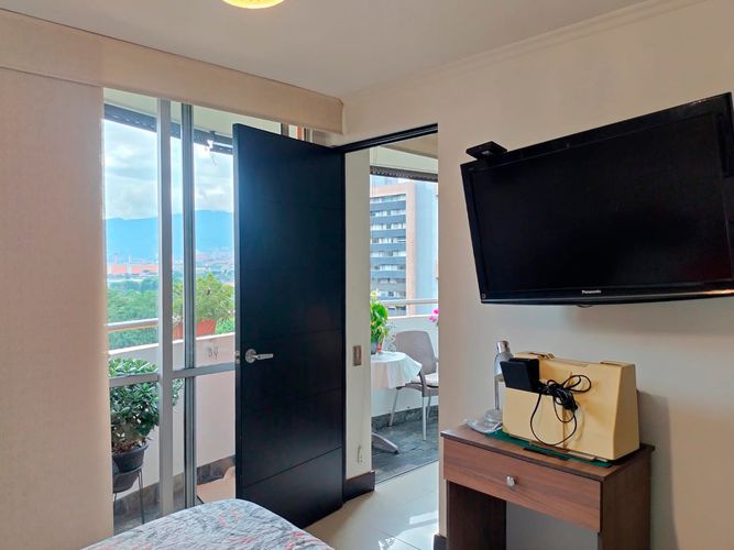 Apartamento de 1 alcoba en arriendo en La Aguacatala, Medellín, 50 m² · foto 4 de 13