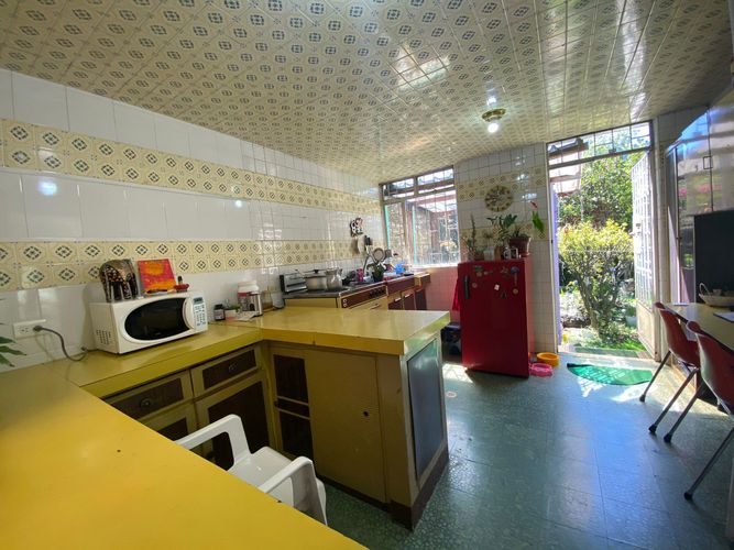 Casa de 4 alcobas en venta en Molinos Norte, Bogotá, 359 m² · foto 3 de 23