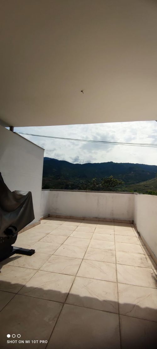 Casa de 5 alcobas en venta en La Luisa, Cali, 330 m² · foto 18 de 24
