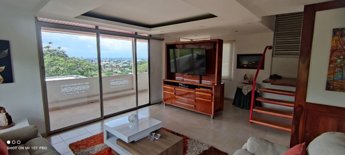 Casa de 5 alcobas en venta en La Luisa, Cali, 330 m² · foto 20 de 24