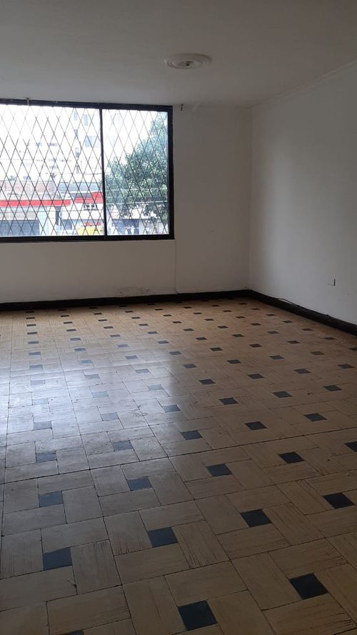 Edificio en venta en Granada, Cali, 900 m² · foto 4 de 10