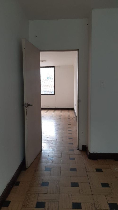 Edificio en venta en Granada, Cali, 900 m² · foto 9 de 10