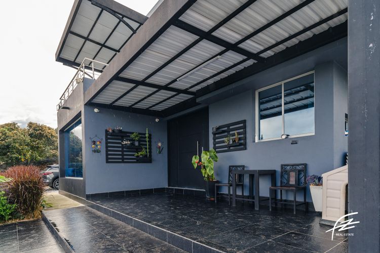 Casa de 4 alcobas en venta en Guarne, 250 m² · foto 3 de 16