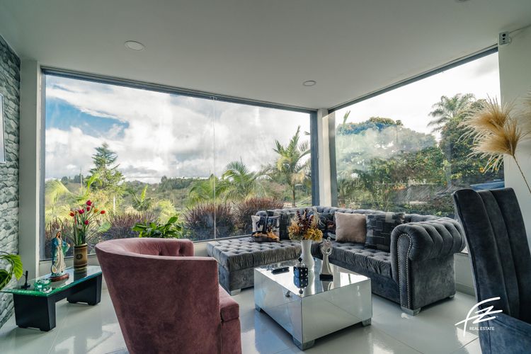 Casa de 4 alcobas en venta en Guarne, 250 m² · foto 7 de 16