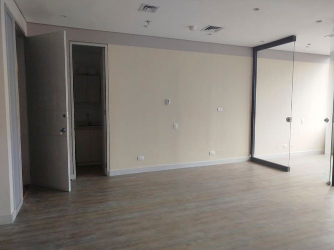 Local en arriendo en El Poblado, Medellín, 81 m² · foto 8 de 14