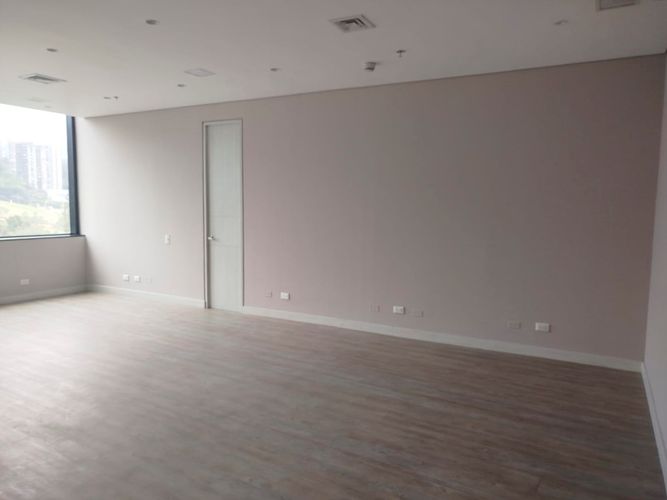 Local en arriendo en El Poblado, Medellín, 81 m² · foto 11 de 14