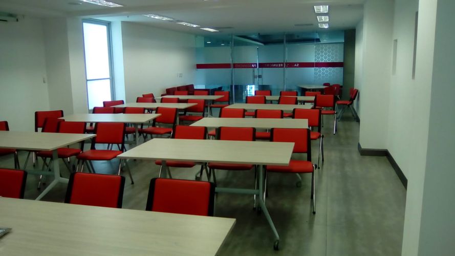 Oficina en arriendo en Unicentro Cali, Cali, 94 m² · foto 17 de 17