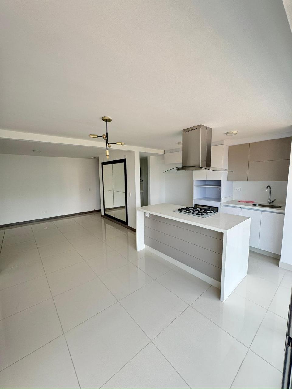 Apartamento en venta en Suramerica, Itagüí · foto 3 de 24