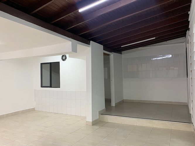 Oficina en arriendo en Patio Bonito, Medellín, 300 m² · foto 5 de 17