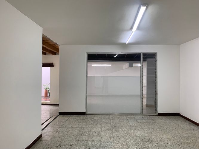 Oficina en arriendo en Patio Bonito, Medellín, 300 m² · foto 10 de 17