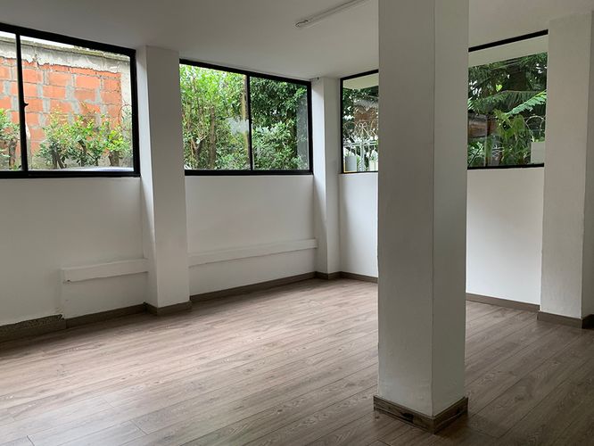 Oficina en arriendo en Patio Bonito, Medellín, 300 m² · foto 13 de 17