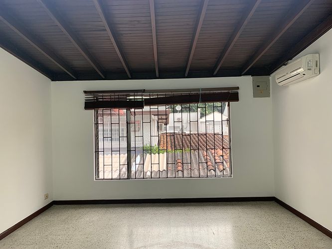 Oficina en arriendo en Patio Bonito, Medellín, 300 m² · foto 6 de 17
