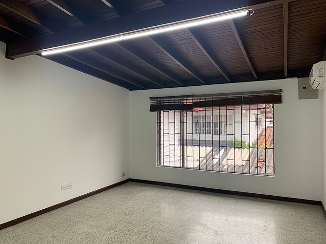 Oficina en arriendo en Patio Bonito, Medellín, 300 m² · foto 8 de 17