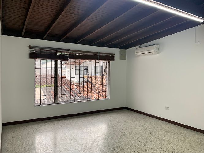 Oficina en arriendo en Patio Bonito, Medellín, 300 m² · foto 7 de 17