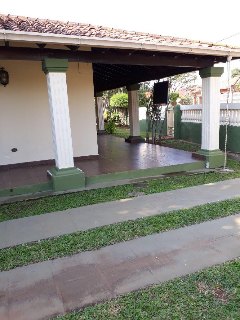 Vendo V-092 Hermosa Casa Con Corredor Jere - Lambare. Ref. #F33FE