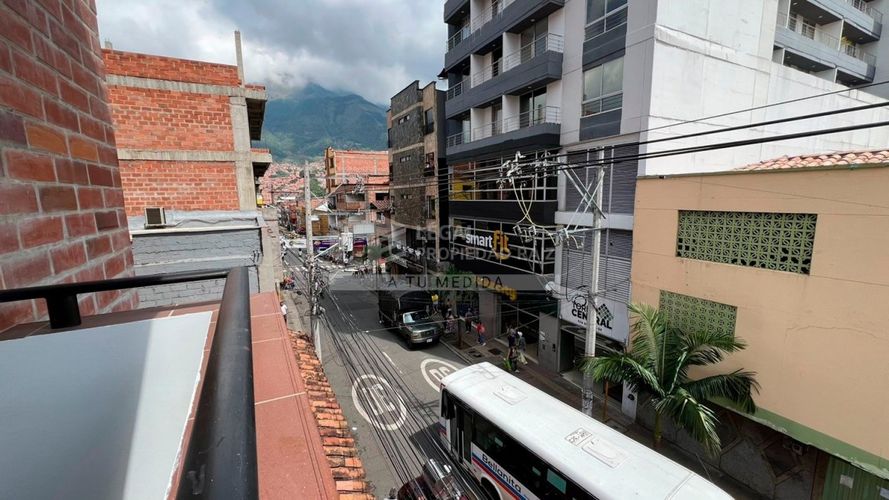 Bodega en arriendo en Buenos Aires, Bello, 390 m² · foto 9 de 10