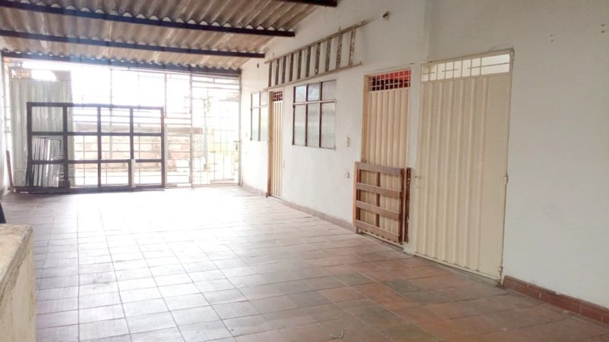 Casa de 7 alcobas en arriendo en Centro, Piedecuesta, 450 m² · foto 3 de 18