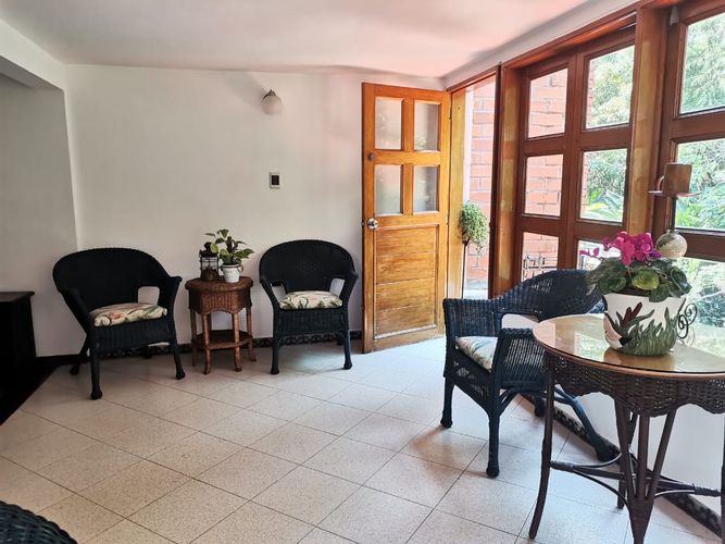 Casa de 3 alcobas en venta en Loma Del Escobero, Envigado, 235 m² · foto 7 de 24