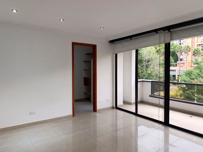 Apartamento de 4 alcobas en arriendo en El Poblado, Medellín, 365 m² · foto 2 de 20