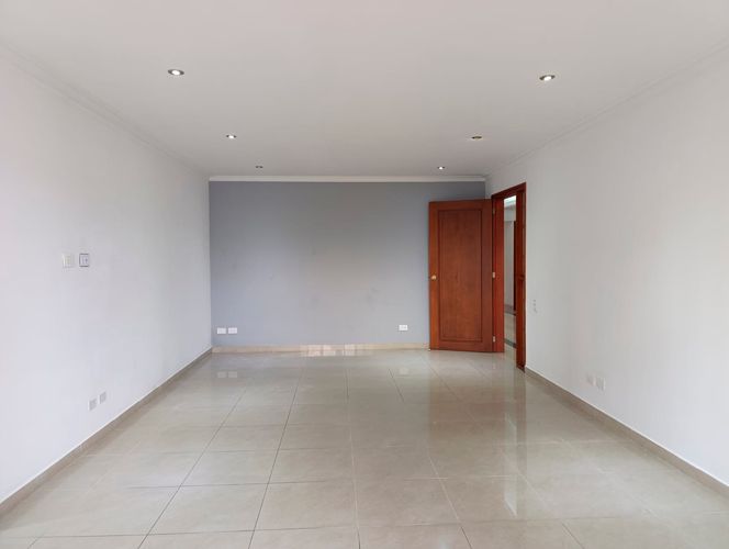 Apartamento de 4 alcobas en arriendo en El Poblado, Medellín, 365 m² · foto 8 de 20