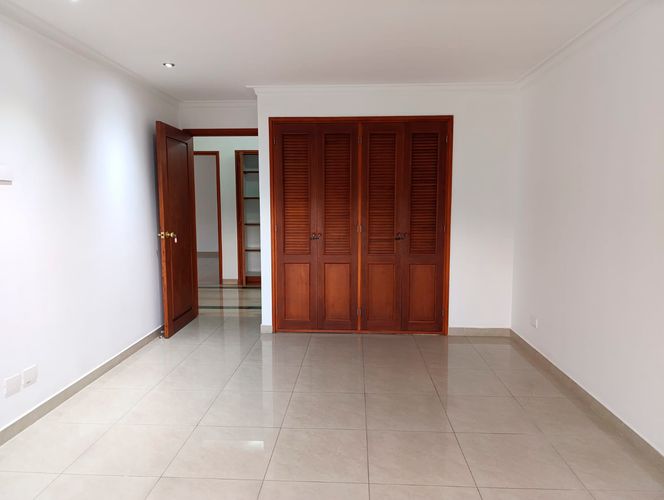 Apartamento de 4 alcobas en arriendo en El Poblado, Medellín, 365 m² · foto 9 de 20