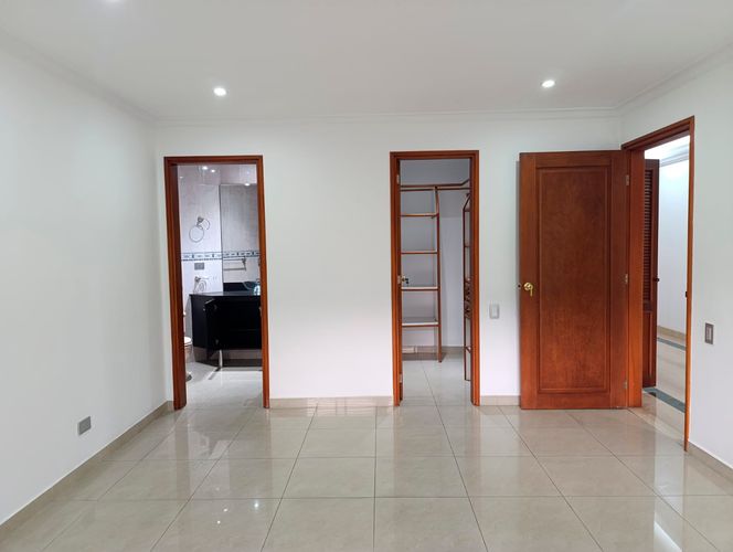 Apartamento de 4 alcobas en arriendo en El Poblado, Medellín, 365 m² · foto 10 de 20