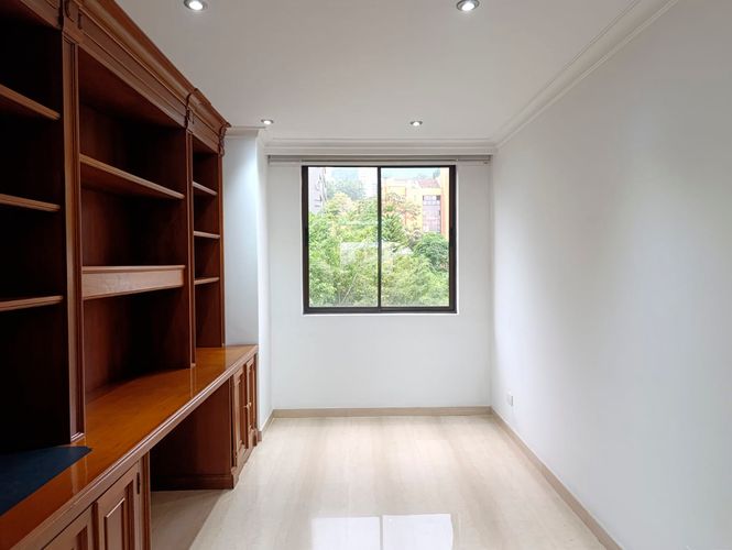 Apartamento de 4 alcobas en arriendo en El Poblado, Medellín, 365 m² · foto 14 de 20