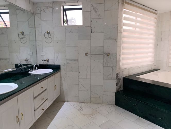 Apartamento de 4 alcobas en arriendo en El Poblado, Medellín, 365 m² · foto 19 de 20