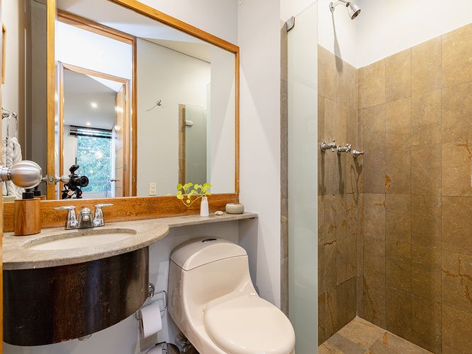 Apartamento de 2 alcobas en arriendo en El Poblado, Medellín, 86 m² · foto 13 de 15