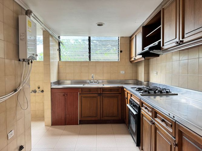 Apartamento de 3 alcobas en arriendo en El Poblado, Medellín, 140 m² · foto 7 de 16