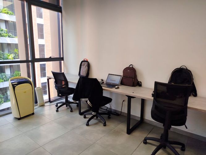 Oficina en arriendo en El Poblado, Medellín, 42 m² · foto 2 de 15