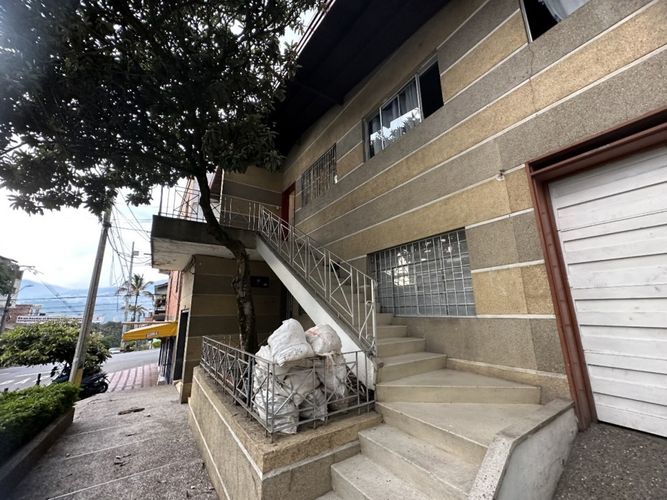 Casa de 16 alcobas en venta en Prado, Medellín, 576 m² · foto 18 de 24