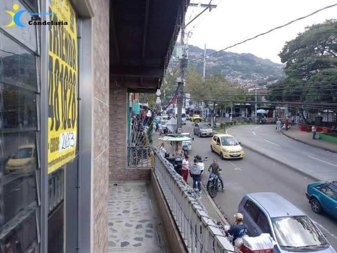 Casa de 3 alcobas en venta en Berlin, Medellín, 256 m² · foto 3 de 16