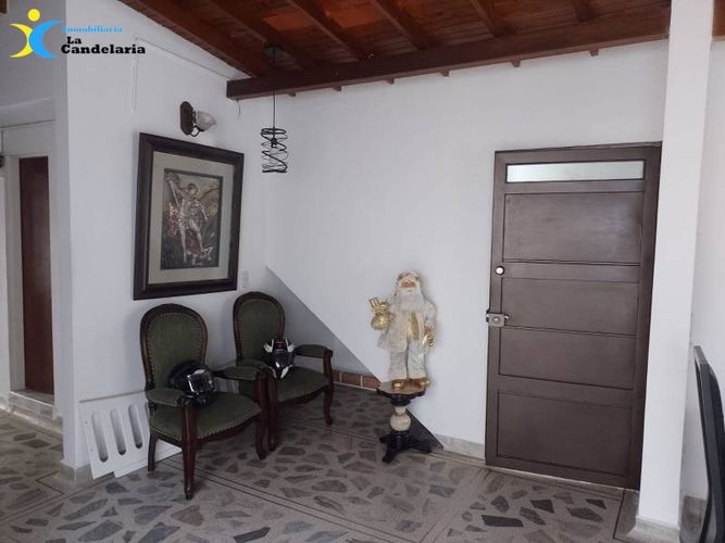Casa de 3 alcobas en venta en Berlin, Medellín, 256 m² · foto 10 de 16