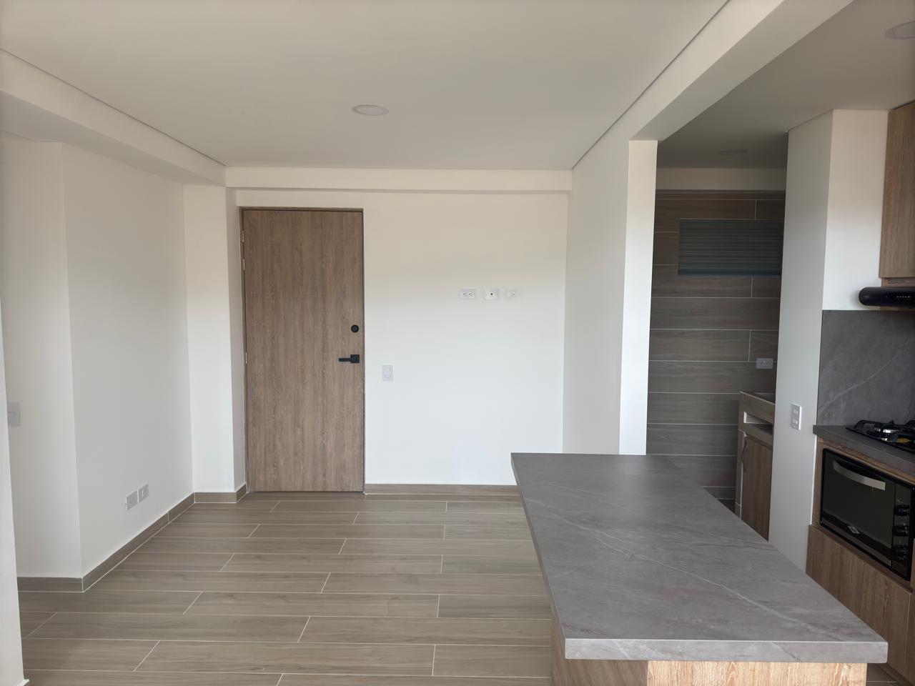 Apartamento en venta en Centro, Itagüí · foto 3 de 24