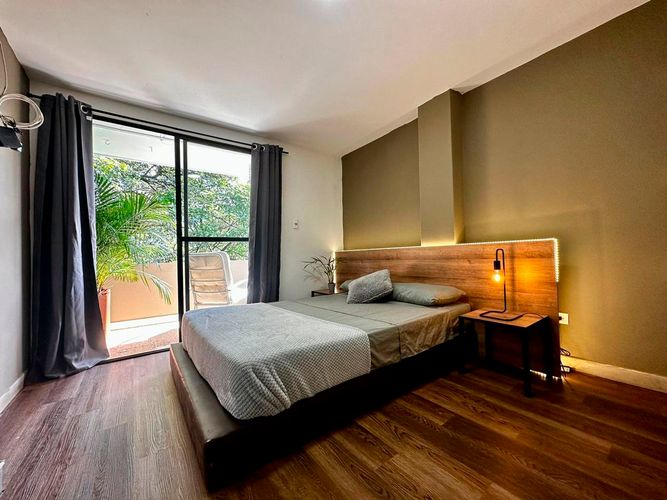Apartamento de 8 alcobas en arriendo en La Aguacatala, Medellín, 250 m² · foto 8 de 15