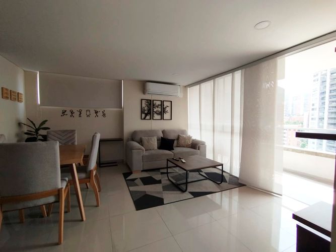 Apartamento de 3 alcobas en arriendo en El Poblado, Medellín, 88 m² · foto 2 de 17