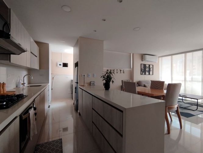 Apartamento de 3 alcobas en arriendo en El Poblado, Medellín, 88 m² · foto 6 de 17
