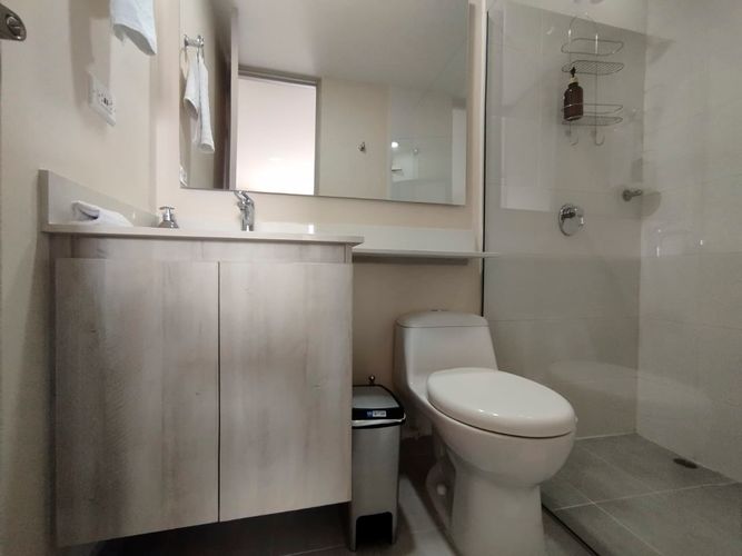Apartamento de 3 alcobas en arriendo en El Poblado, Medellín, 88 m² · foto 16 de 17