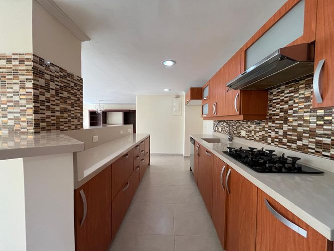 Apartamento de 3 alcobas en arriendo en El Poblado, Medellín, 155 m² · foto 7 de 20