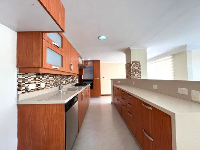 Apartamento de 3 alcobas en arriendo en El Poblado, Medellín, 155 m² · foto 9 de 20