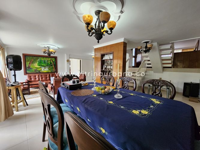 Casa de 5 alcobas en venta en Cabecera Del Llano, Bucaramanga, 525 m² · foto 17 de 24