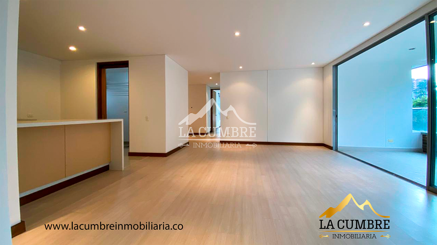 Apartamento de 2 alcobas en arriendo en Los Balsos, Medellín, 113 m² · foto 2 de 12