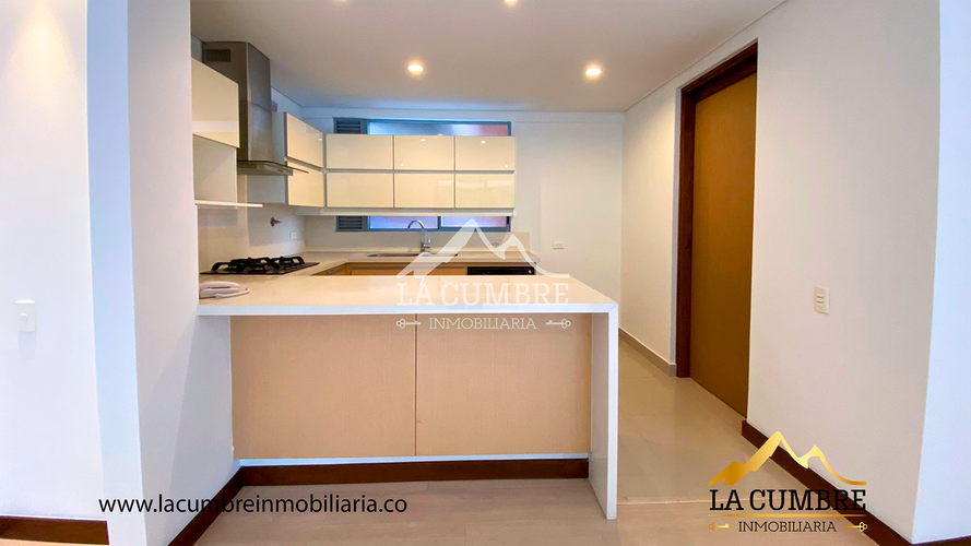 Apartamento de 2 alcobas en arriendo en Los Balsos, Medellín, 113 m² · foto 7 de 12