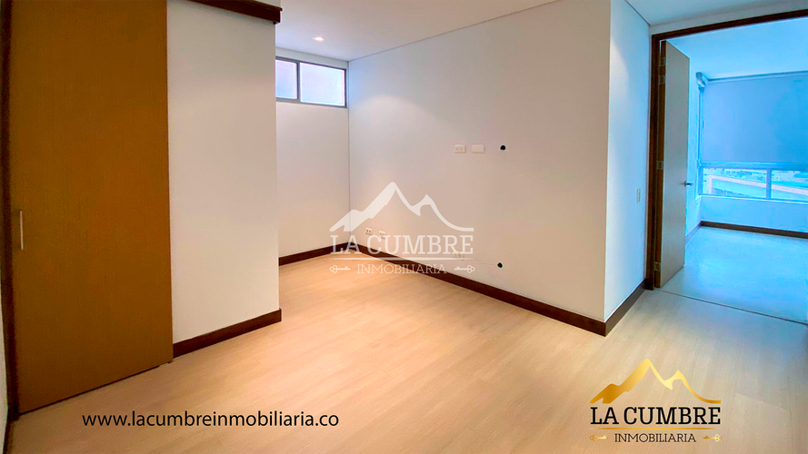 Apartamento de 2 alcobas en arriendo en Los Balsos, Medellín, 113 m² · foto 9 de 12