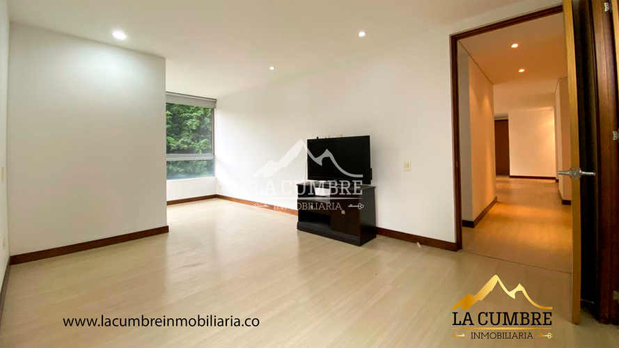 Apartamento de 2 alcobas en arriendo en Los Balsos, Medellín, 113 m² · foto 11 de 12