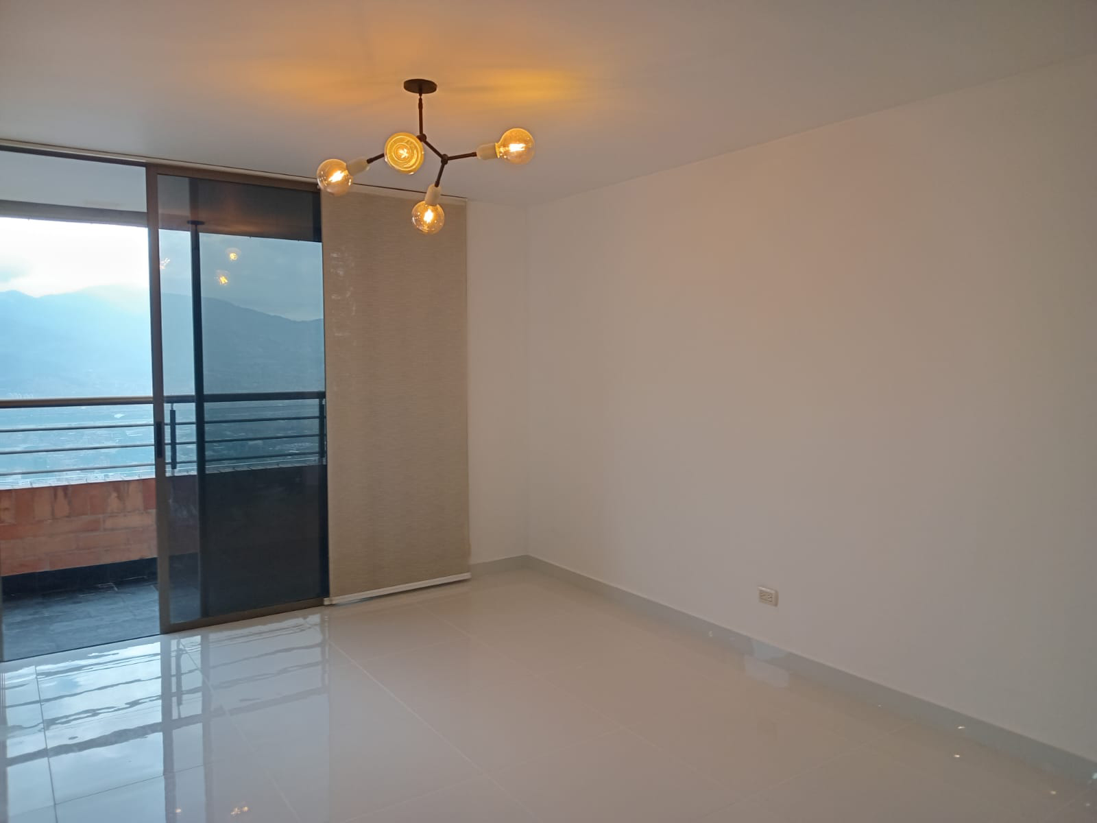 Apartamento en arriendo en El Tesoro, Medellín · foto 4 de 19