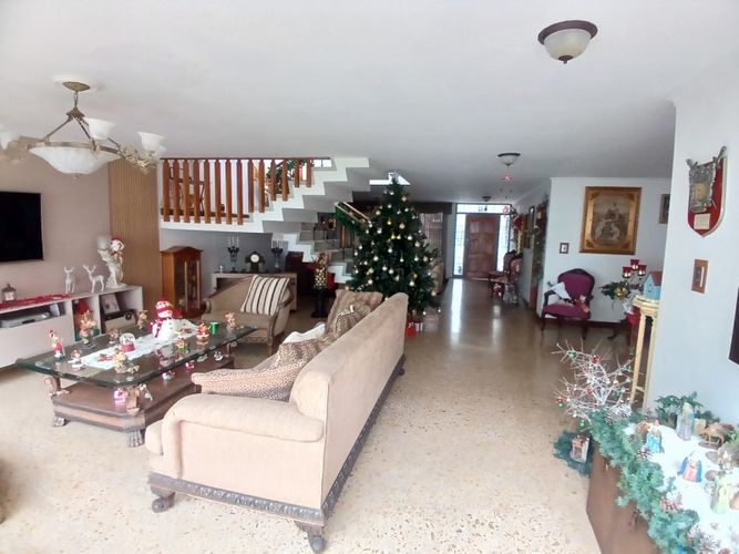 Casa en arriendo en Conquistadores, Medellín, 350 m² · foto 12 de 24