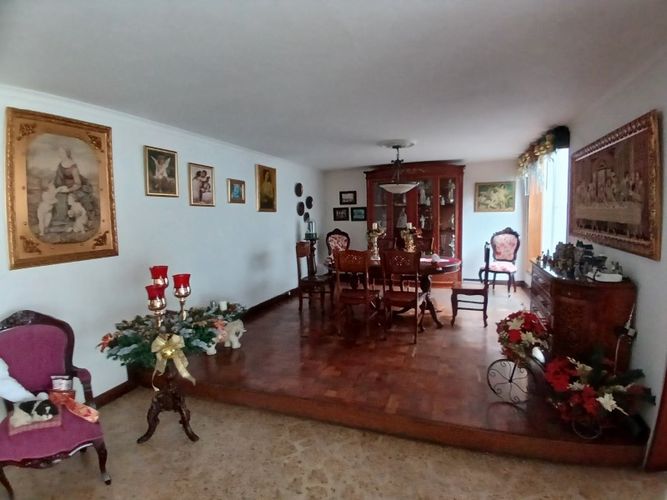 Casa en arriendo en Conquistadores, Medellín, 350 m² · foto 21 de 24