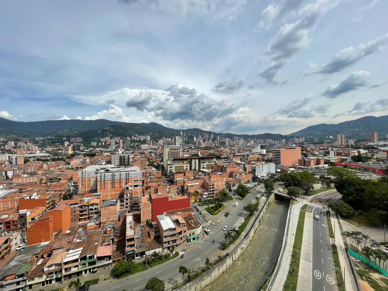 Apartamento en venta en Centro, Itagüí · foto 4 de 24